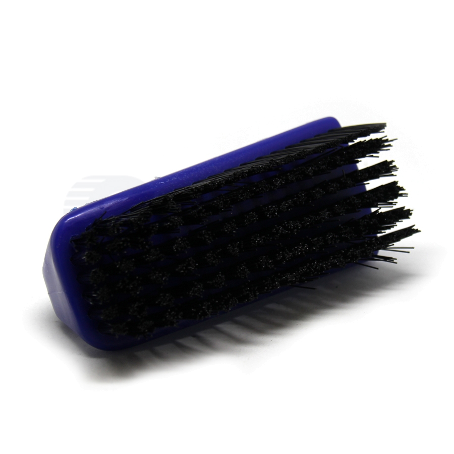 https://www.gordonbrush.com/productphotos/iron-handle-scrub-brush-0022-nylon-612-bristle-with-plastic-handle-906505-3353.jpg